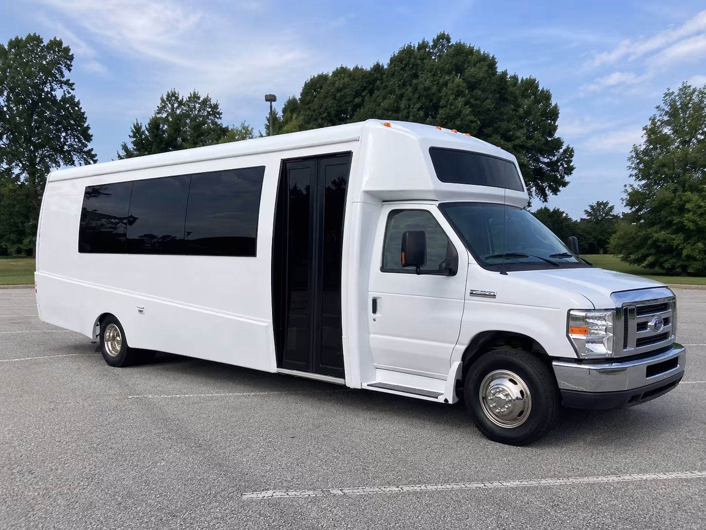 charleston 18 passenger party bus